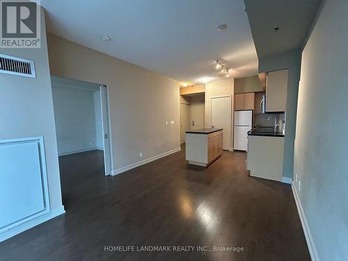 1008 - 21 Nelson Street, Toronto, ON - Indoor Photo Showing Kitchen