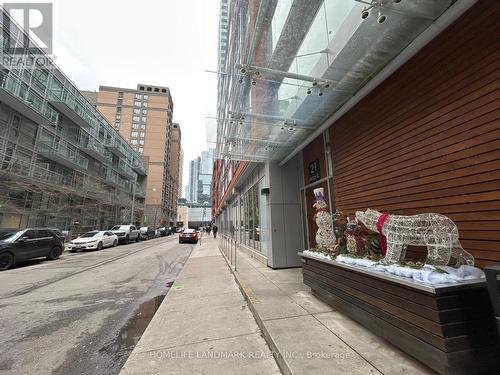 1008 - 21 Nelson Street, Toronto, ON - Outdoor