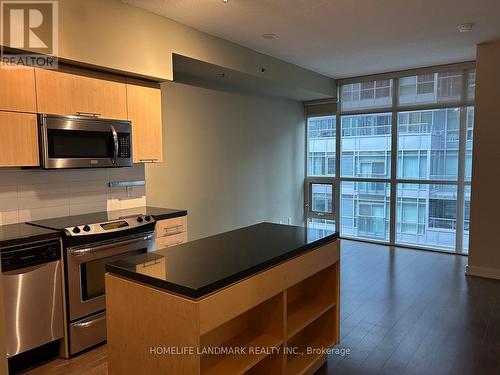 1008 - 21 Nelson Street, Toronto, ON - Indoor Photo Showing Kitchen