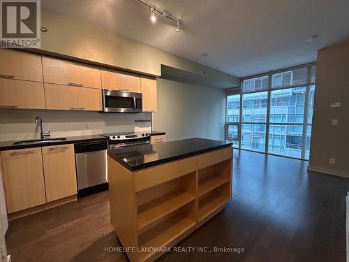 1008 - 21 Nelson Street, Toronto, ON - Indoor Photo Showing Kitchen