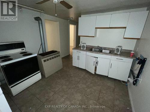 38 - 42 Commercial Avenue, Timmins, ON - Indoor Photo Showing Kitchen