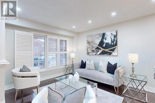 4 Sirius Crescent, Toronto, ON - Indoor Photo Showing Living Room