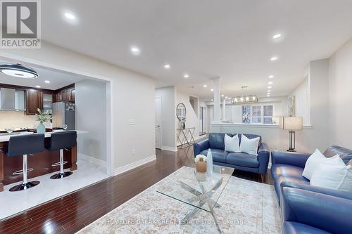 4 Sirius Crescent, Toronto, ON - Indoor Photo Showing Living Room