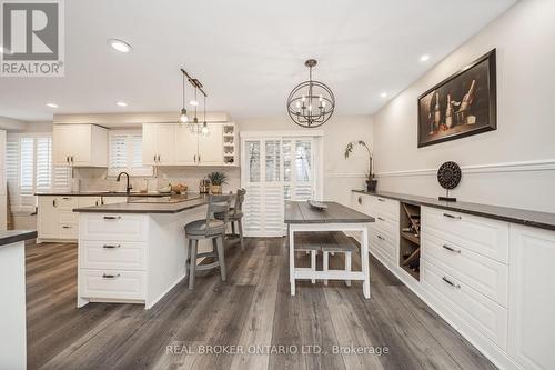 5 Orsi Road, Caledon, ON - Indoor Photo Showing Kitchen With Upgraded Kitchen