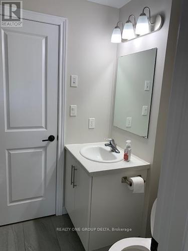 203 - 333 Gosling Gardens, Guelph, ON - Indoor Photo Showing Bathroom