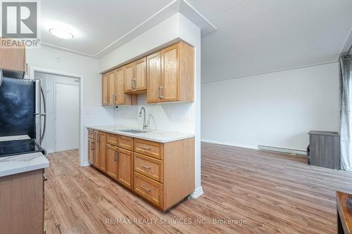 203 - 11 Woodman Drive S, Hamilton, ON - Indoor Photo Showing Kitchen