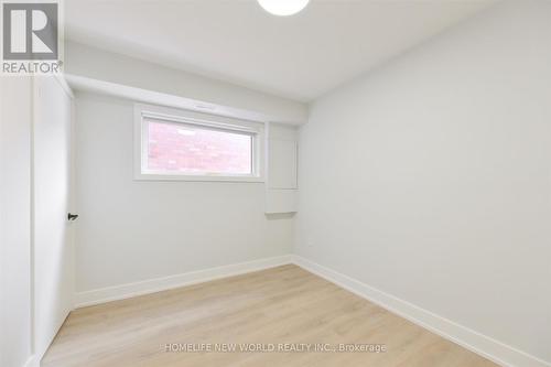 2F - 997 Dufferin Street, Toronto, ON - Indoor Photo Showing Other Room