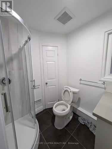 2 - 15 Canham Crescent, Toronto, ON - Indoor Photo Showing Bathroom