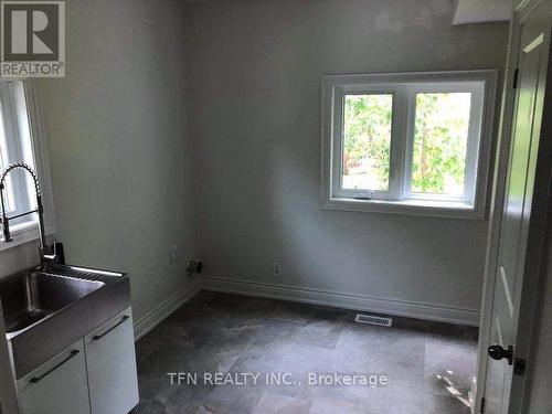 986 Robinson Street, Innisfil, ON - Indoor Photo Showing Other Room