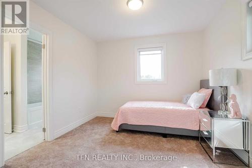 986 Robinson Street, Innisfil, ON - Indoor Photo Showing Bedroom