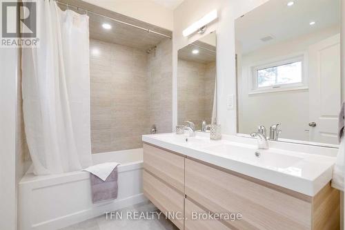 986 Robinson Street, Innisfil, ON - Indoor Photo Showing Bathroom