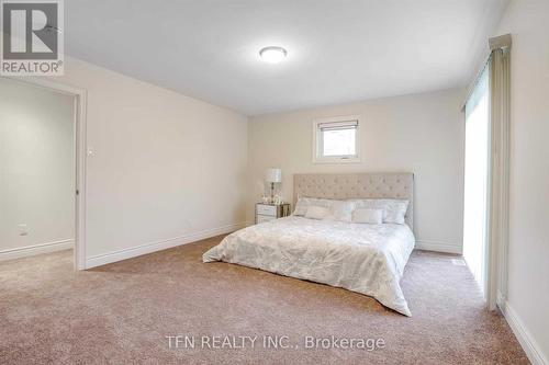 986 Robinson Street, Innisfil, ON - Indoor Photo Showing Bedroom