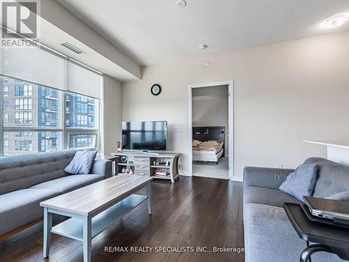 3102 - 4011 Brickstone Mews, Mississauga, ON - Indoor Photo Showing Living Room