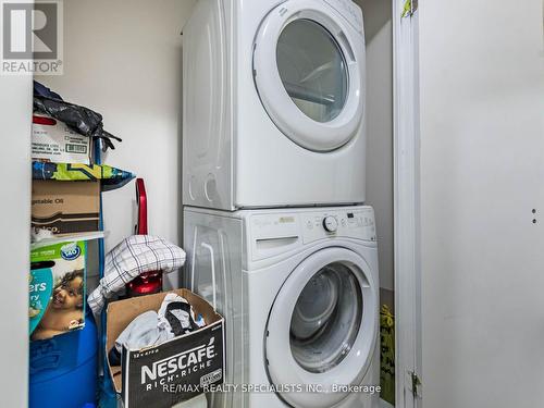 3102 - 4011 Brickstone Mews, Mississauga, ON - Indoor Photo Showing Laundry Room