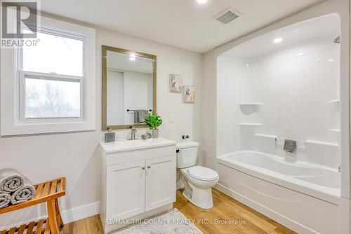 4537 Westchester Bourne, Thames Centre, ON - Indoor Photo Showing Bathroom