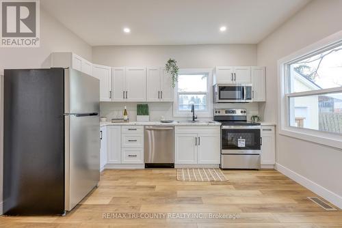 4537 Westchester Bourne, Thames Centre, ON - Indoor Photo Showing Kitchen