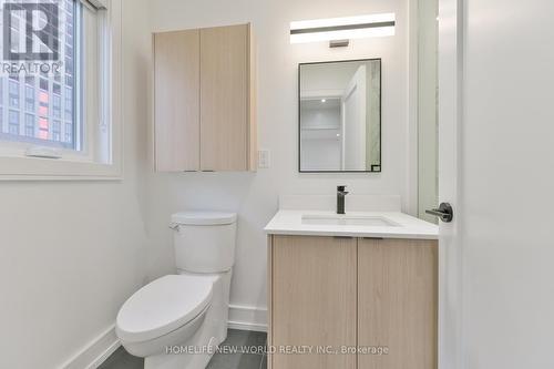 Laneway - 995 Dufferin Street, Toronto, ON - Indoor Photo Showing Bathroom