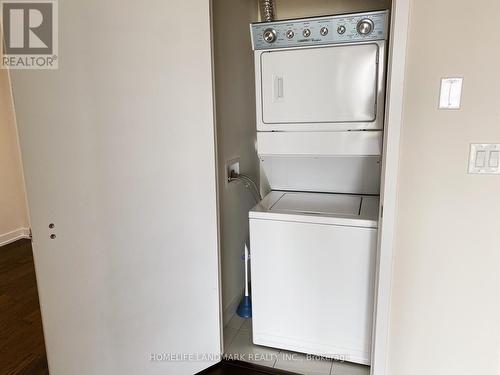 2310 - 510 Curran Place, Mississauga, ON - Indoor Photo Showing Laundry Room