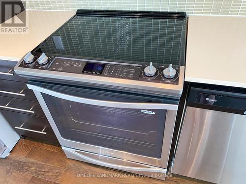 2310 - 510 Curran Place, Mississauga, ON - Indoor Photo Showing Kitchen