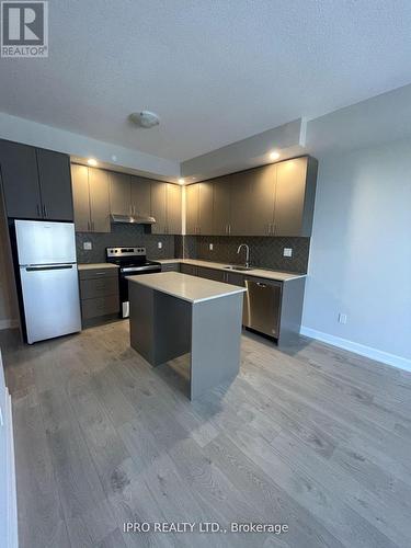 1706 - 3220 William Colston Avenue, Oakville, ON - Indoor Photo Showing Kitchen