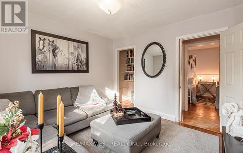 66 Mcmurchy Avenue N, Brampton, ON - Indoor Photo Showing Living Room