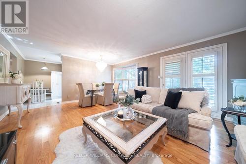 6 - 230 Meadowbrook Drive, Hamilton, ON - Indoor Photo Showing Living Room