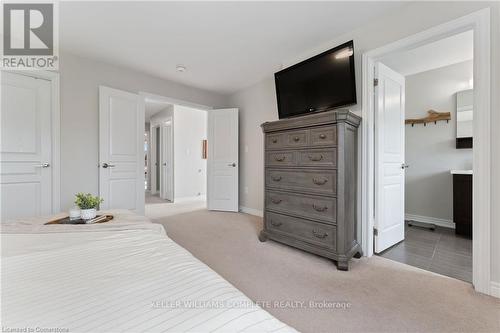 187 - 1890 Rymal Road E, Hamilton, ON - Indoor Photo Showing Bedroom