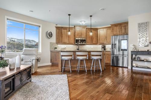 6304-4026 Pritchard Drive, West Kelowna, BC - Indoor Photo Showing Kitchen With Upgraded Kitchen