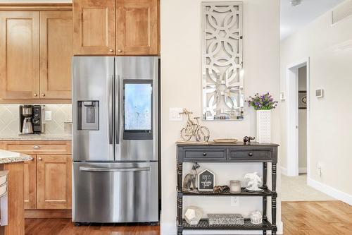 6304-4026 Pritchard Drive, West Kelowna, BC - Indoor Photo Showing Kitchen