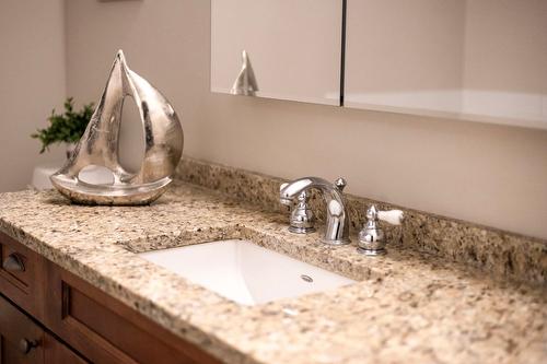 6304-4026 Pritchard Drive, West Kelowna, BC - Indoor Photo Showing Bathroom