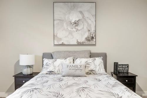 6304-4026 Pritchard Drive, West Kelowna, BC - Indoor Photo Showing Bedroom