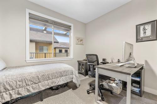 6304-4026 Pritchard Drive, West Kelowna, BC - Indoor Photo Showing Bedroom