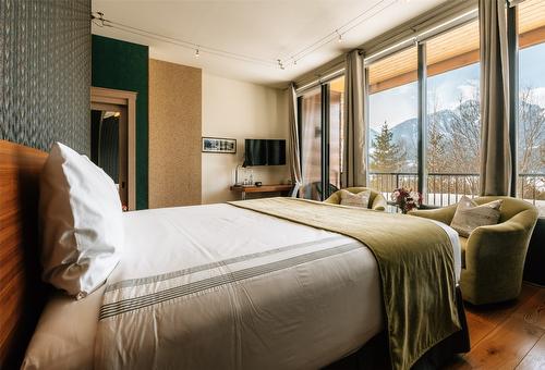 1944 Leidloff Road, Revelstoke, BC - Indoor Photo Showing Bedroom