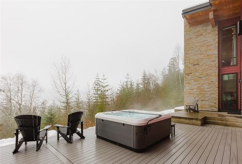 1944 Leidloff Road, Revelstoke, BC - Outdoor With Deck Patio Veranda With Exterior