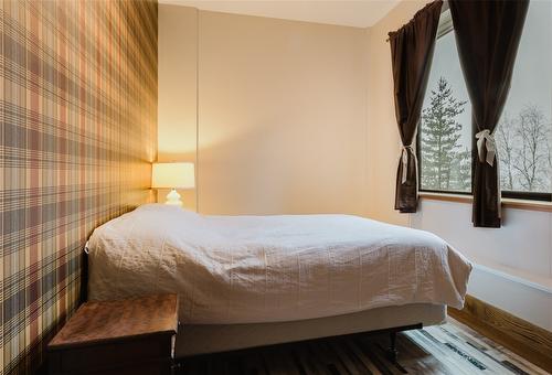 1944 Leidloff Road, Revelstoke, BC - Indoor Photo Showing Bedroom