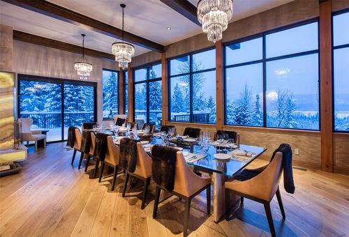 1944 Leidloff Road, Revelstoke, BC - Indoor Photo Showing Dining Room