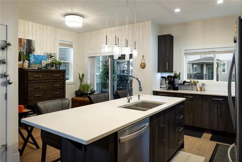 49-300 Drysdale Boulevard, Kelowna, BC - Indoor Photo Showing Kitchen With Double Sink