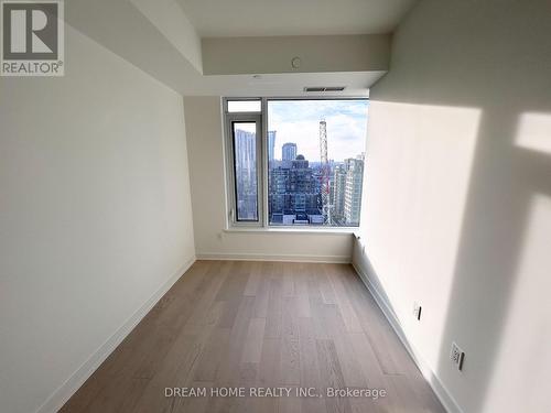 1601 - 11 Yorkville Avenue, Toronto, ON - Indoor Photo Showing Other Room