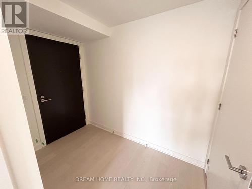 1601 - 11 Yorkville Avenue, Toronto, ON - Indoor Photo Showing Other Room