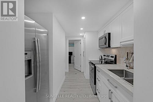 30 Archibald Road, King, ON - Indoor Photo Showing Kitchen