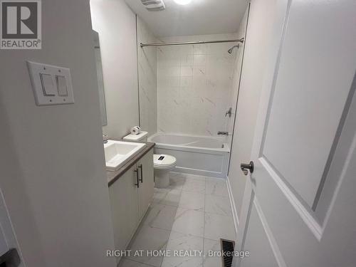 204 Tussock Point, Ottawa, ON - Indoor Photo Showing Bathroom