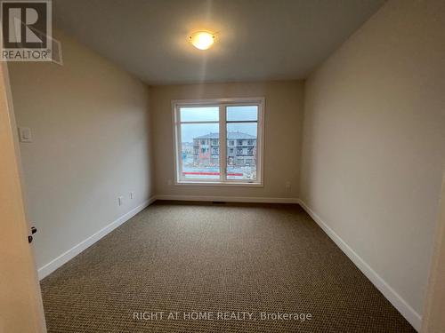 204 Tussock Point, Ottawa, ON - Indoor Photo Showing Other Room