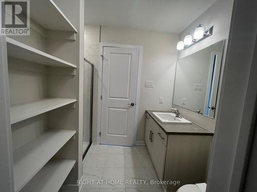 204 Tussock Point, Ottawa, ON - Indoor Photo Showing Bathroom