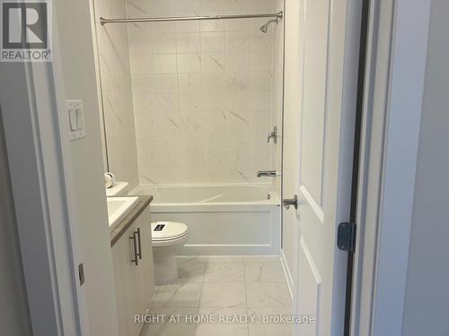 204 Tussock Point, Ottawa, ON - Indoor Photo Showing Bathroom