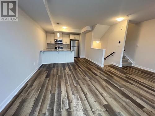 204 Tussock Point, Ottawa, ON - Indoor Photo Showing Kitchen