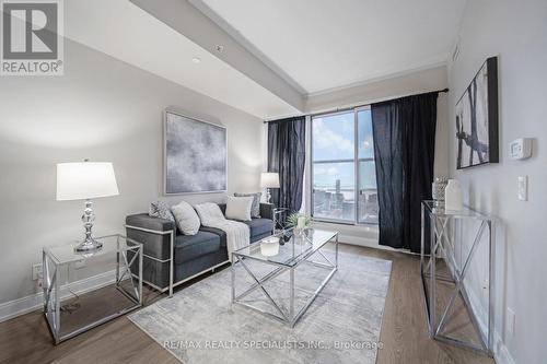 4909 - 181 Dundas Street E, Toronto, ON - Indoor Photo Showing Living Room