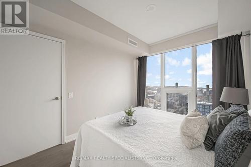 4909 - 181 Dundas Street E, Toronto, ON - Indoor Photo Showing Bedroom