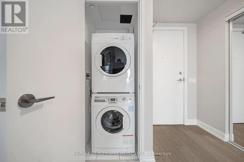 4909 - 181 Dundas Street E, Toronto, ON - Indoor Photo Showing Laundry Room