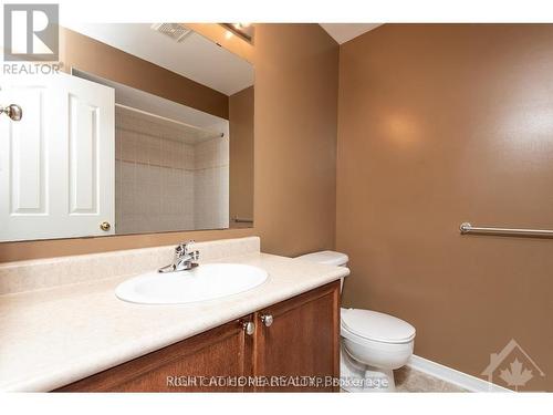 557 Aberfoyle Circle, Ottawa, ON - Indoor Photo Showing Bathroom