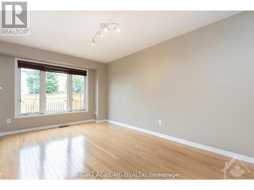 557 Aberfoyle Circle, Ottawa, ON - Indoor Photo Showing Other Room